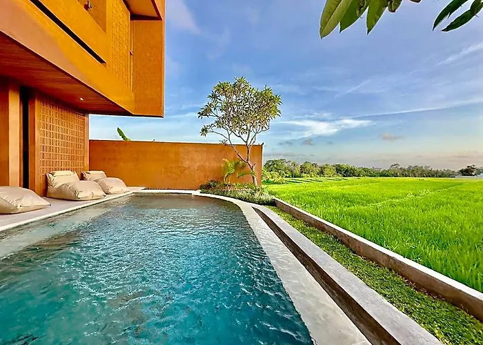 New! Gorgeous 3bd Close To Canggu Hotel Tanjungan