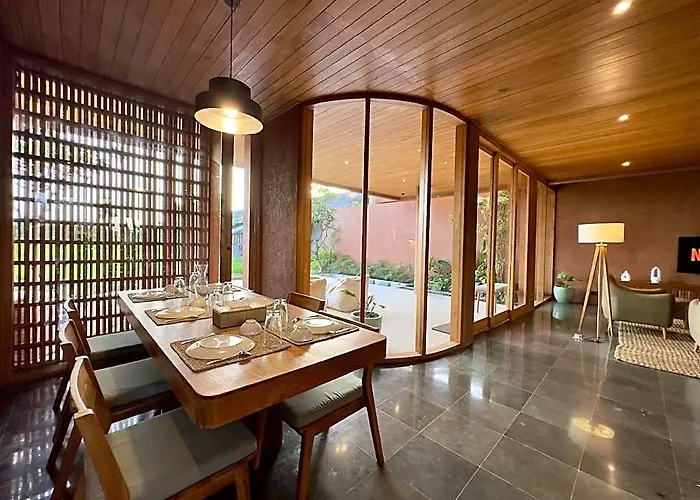 Hotel New! Gorgeous 3bd Close To Canggu