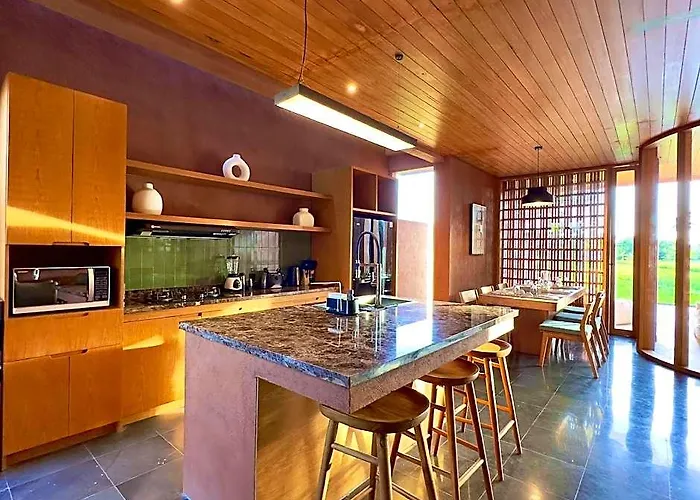 Hotel New! Gorgeous 3bd Close To Canggu